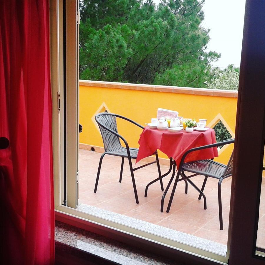 B&B Il Girasole Sant'Anna Arresi Exterior photo