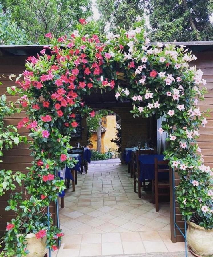 B&B Il Girasole Sant'Anna Arresi Exterior photo