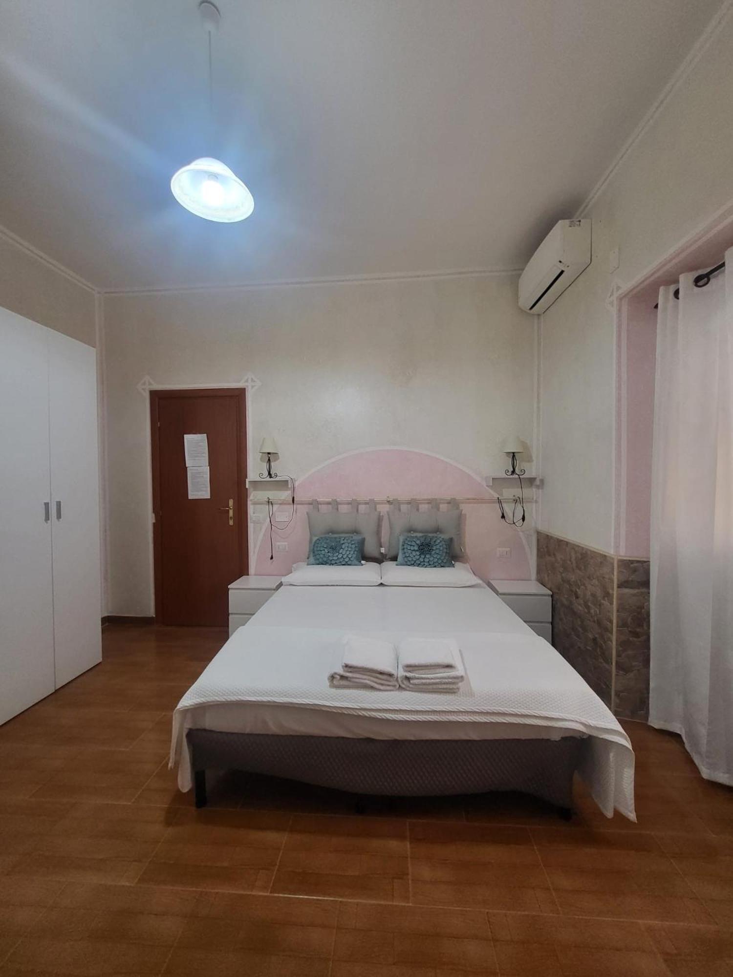 B&B Il Girasole Sant'Anna Arresi Exterior photo